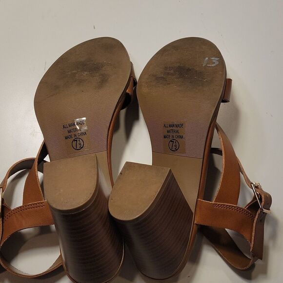 SODA SIDE STRAP STACKED HEEL OPEN TOE SANDAL - Picture 12 of 15